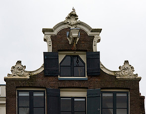 Herengracht 161, 1015 BJ, Klokgevel