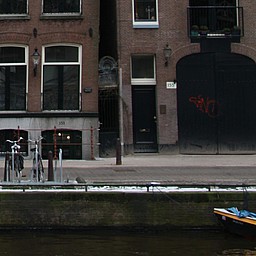 Herengracht 153, door het poortje