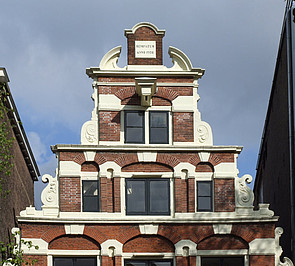 Herengracht 203, geveltop