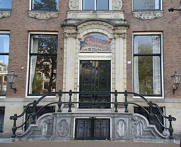 Herengracht 520, voordeur met stoep
