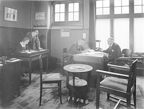 Keizersgracht 174-176 Foto van een werkkamer uit 1932
