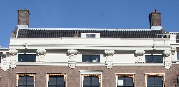 Herengracht 479, rechte kroonlijst