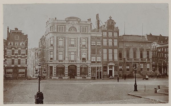 Dam Zuidzijde met de Rijnstroom Amsterdam rond 1860