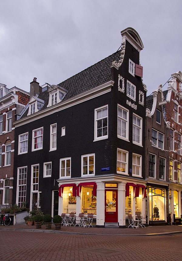 Keizersgracht 95a bij avond