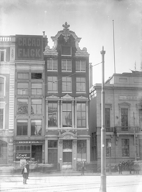 Dam Amsterdam, oude bebouwing op plaats van huidige Peek en Cloppenburg gebouw